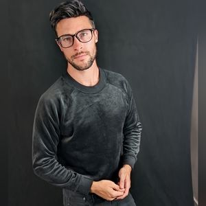 Sweatshirt in black velvet